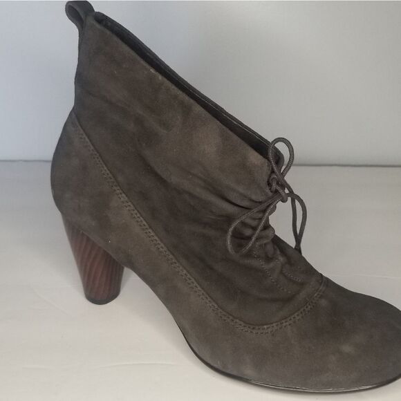 Clarks Indigo Gray Suede Slouch Ankle Boots Booties Heels Women's Size 9 - Picture 1 of 8